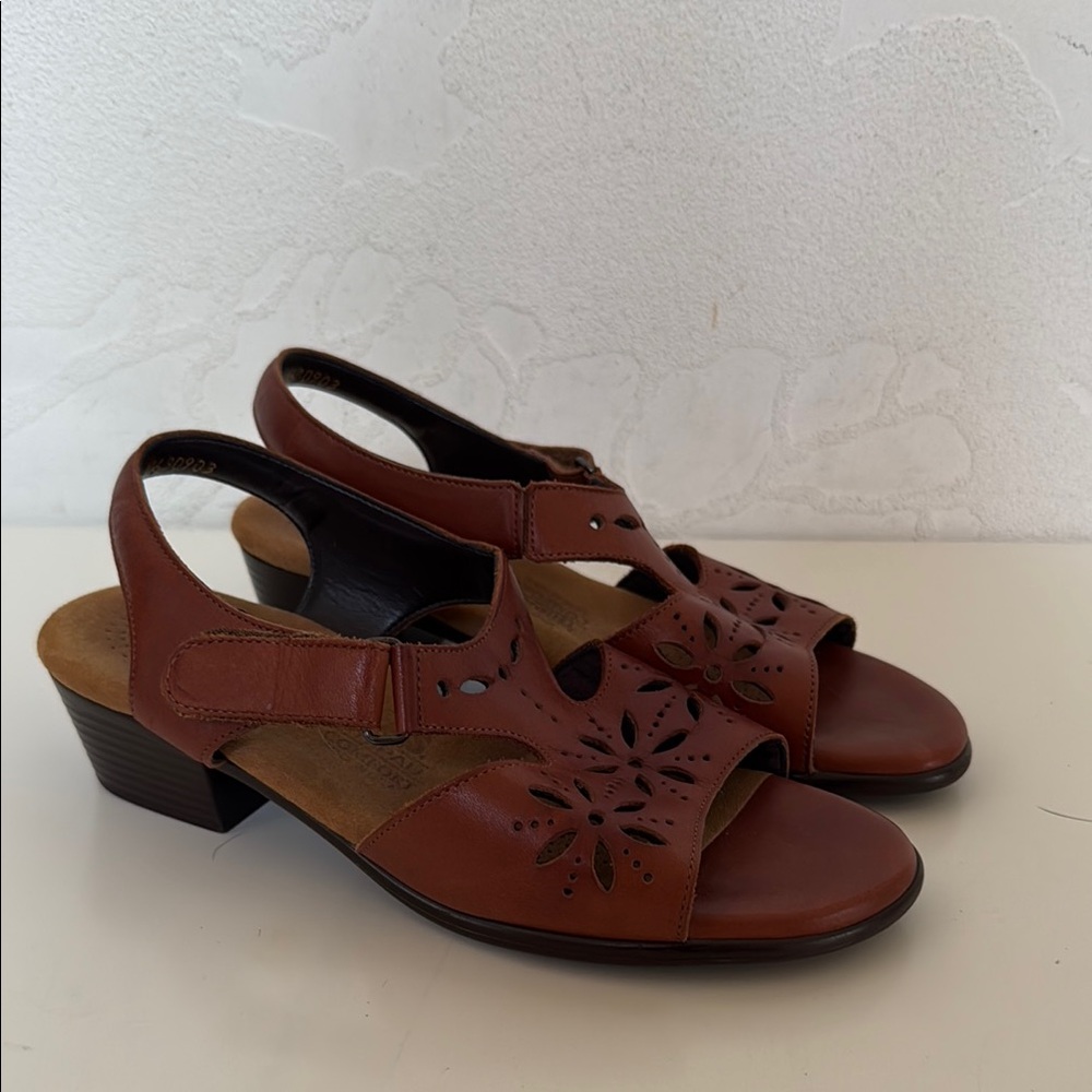 SAS Tripad Comfort Women's Brown Leather Cutout Low Heel Sandal Size 7.5W